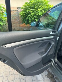 Volkswagen Golf 5 2.0tdi - 10