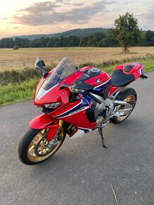 HONDA CBR 1000 RR SP1, 9/2020, 8866 km - 10