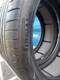 2x 275/35R22 Pirelli Pzero - 10