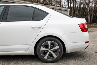 Škoda Octavia 1.6 TDI GreenLine - 10