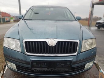 V celku bez tp a špz Škoda Octavia 2 - 10