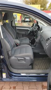 Volkswagen Touran 2.0 TDI STYLE - 10