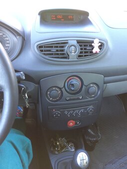 Renault Clio 3 - 10