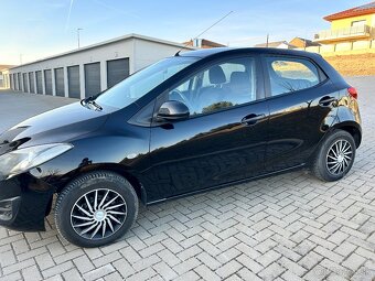 Mazda 2 - 10