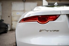 Jaguar F-Type Coupe 3.0L V6 AT - 10