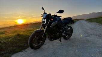 Honda CB650R Neo Sports Café - 10