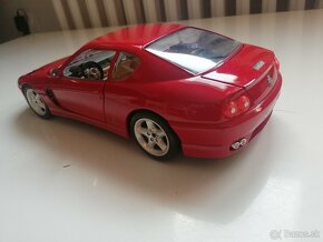 1:18 predam modely Ferrari od Bburago - 10