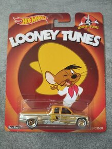 Predám sadu modelov Hotwheels LOONEY TUNES 2013 - 10