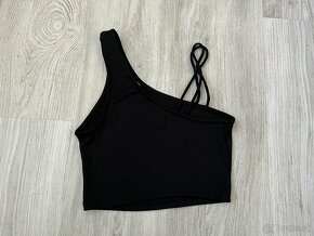 Crop topy Bershka od 3 eur za kus - 10