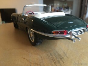 Bburago Jaguar E - Type cabrio, 1961 - 1:18 - 10