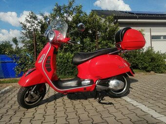 Piaggio Vespa GTS Super 125 - 10