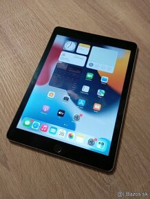 9,7" iPad Air 2/64GB mierna puklina + obal s klávesnicou - 10