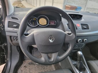 Renault Megane 1.6 benzín - 10