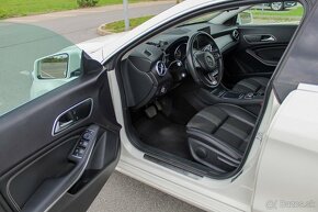 Mercedes-Benz CLA Shooting Brake SB 180 d AMG Line A/T - 10