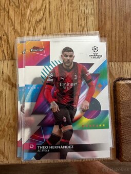 TOPPS FINEST ZBERATEĽSKÉ FUTBALOVÉ KARTY KARTIČKY - 10