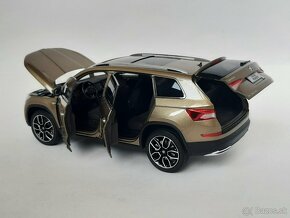 1:18 - Škoda Kodiaq + strešný box - 1:18 - 10