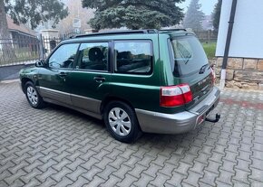 Subaru Forester 2,0i 4x4 klima Nová STK benzín manuál 92 kw - 10