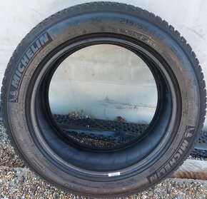 3 ks zimných pneumatík Michelin v rozmere 215/55 r17 - 10