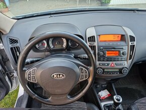 Kia Ceed - 10