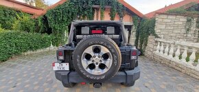 Jeep Wrangler Unlimited Sahara - 10