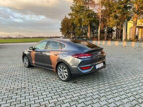 Hyundai i30 Fastback 8/2018 - 10