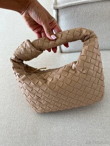 Bottega Veneta Jodie kabelka béžová - 10