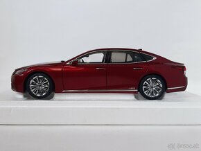 1:18 - Lexus LS 500h (2018) - AUTOart - 1:18 - 10