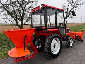 Japonský traktor KUBOTA GL 23 Diesel 3 válec, 23HP - 10