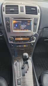 Toyota Avensis Combi 110kw Automat - 10