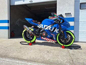 Suzuki Gsxr 1000K8 - 10