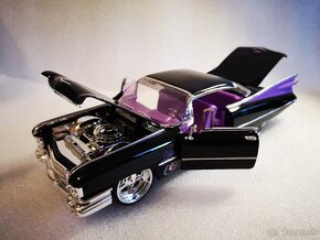 Predám model Cadillac Coupe DeVille 1959 s Catwoman - 10