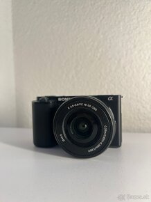 Sony Alpha ZV-E10 + 2Bat. A DOCK - 10