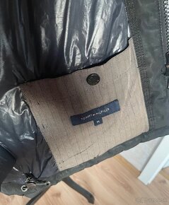 Tommy Hilfiger pánska bunda s kapucňou  M/L - 10