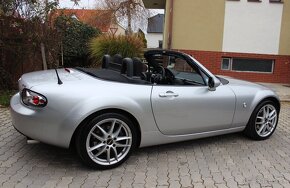 • MAZDA MX-5 1.8i,  93 kW, benzín, 5-st. manuál, r.v. 2006 • - 10