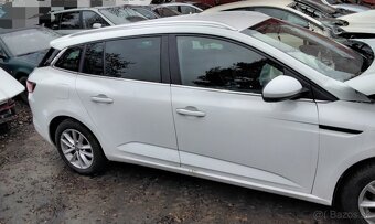 Renault Megane Grandtour 1.3 2018 predám BOČNÉ DVERE, ZADNE - 10