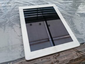 Tablet Apple iPad 2 (WiFi & 3G, 64GB) model A1396, 10 palců - 10