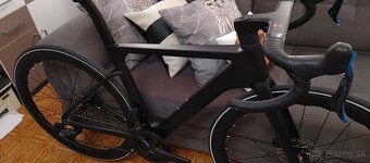 Kompletný karbónový cestný bicykel s elektronickou prehadzov - 10