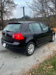 VOLKSWAGEN GOLF 5 benzin 105 tis km 2007 - 10