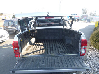 Isuzu DMax twin turbo 2.5 diesel 120 kw 2013 - 10