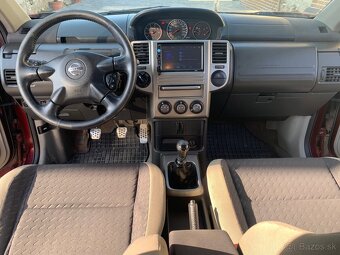 NISSAN- XTRAIL 4X4-2,2 diesel (100kw) Rok.2004 - 10