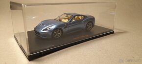 1/43 Ferrari California a Ferrari Fiorano od RedLine - 10