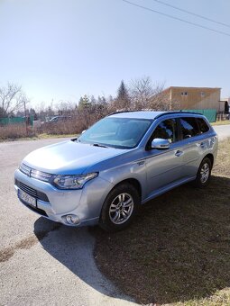 Mitsubishi Outlander - 10