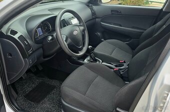 Hyundai i30 1.4 16V Comfort Najazdené: 97-tis. - 10