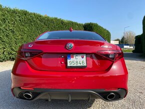 Alfa Romeo Giulia 2.2 Diesel 210 AT AWD Veloce - 10