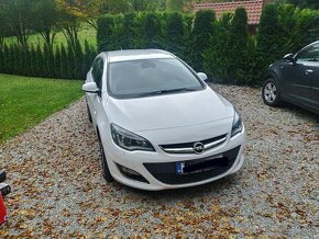 Opel astra J Sport Tourer - 10