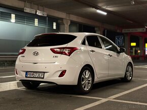 hyundai i30 1.6crdi - 10