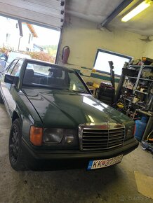 MERCEDES 190D - 10