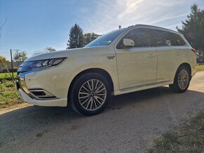 Mitsubishi Outlander PHEV Plus Spirit 4WD A/T - 10