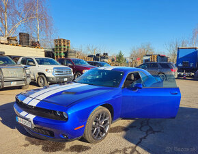 Dodge Challenger - 10