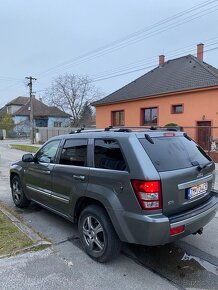 Jeep Grand Cherokee - 10